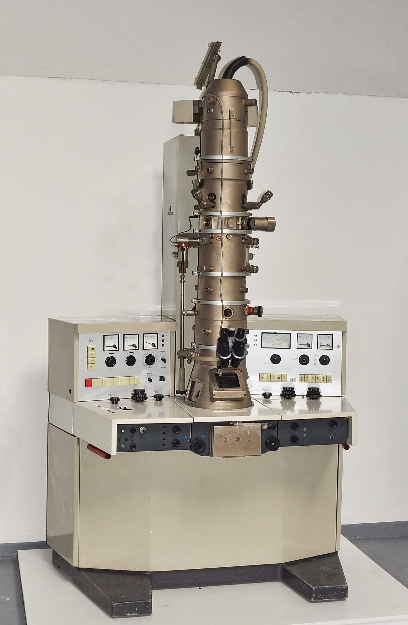 Electron Microscope