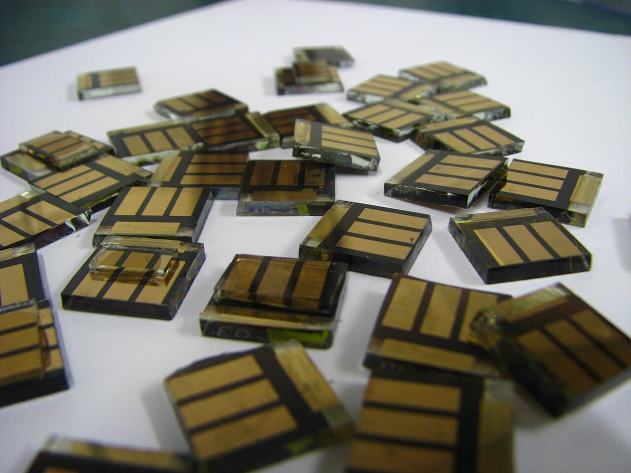 Perovskite solar cells