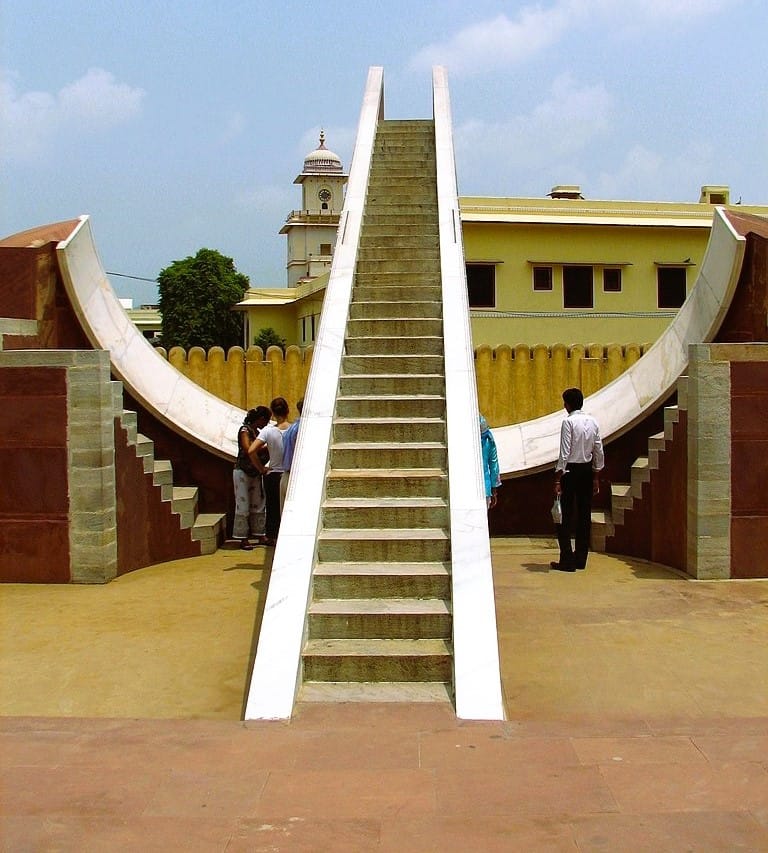 Sundial Clocks – Ancient Timekeeping Technology (India)